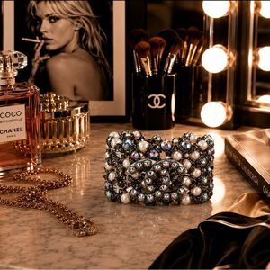 🤩 *Magnificent* AUTHENTIC Chanel Strass & Faux Pearl CC Bracelet 🥰